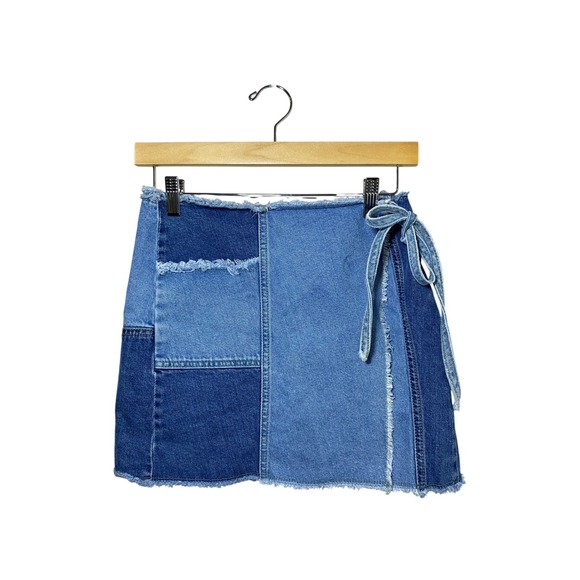 BDG Urban Outfitters Patchwork Denim Wrap Mini Skirt Blue Size S Raw Hem Pocket - Picture 2 of 7